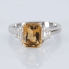 טבעת זהב לבן 18K משובצת אבן חן ציטרין